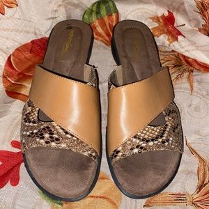 Natural soul by Naturalizer sandals women size 9 brown